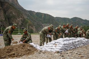 滕哈赫：无论派谁上场都必须赢下热刺，要做好防守避免丢球